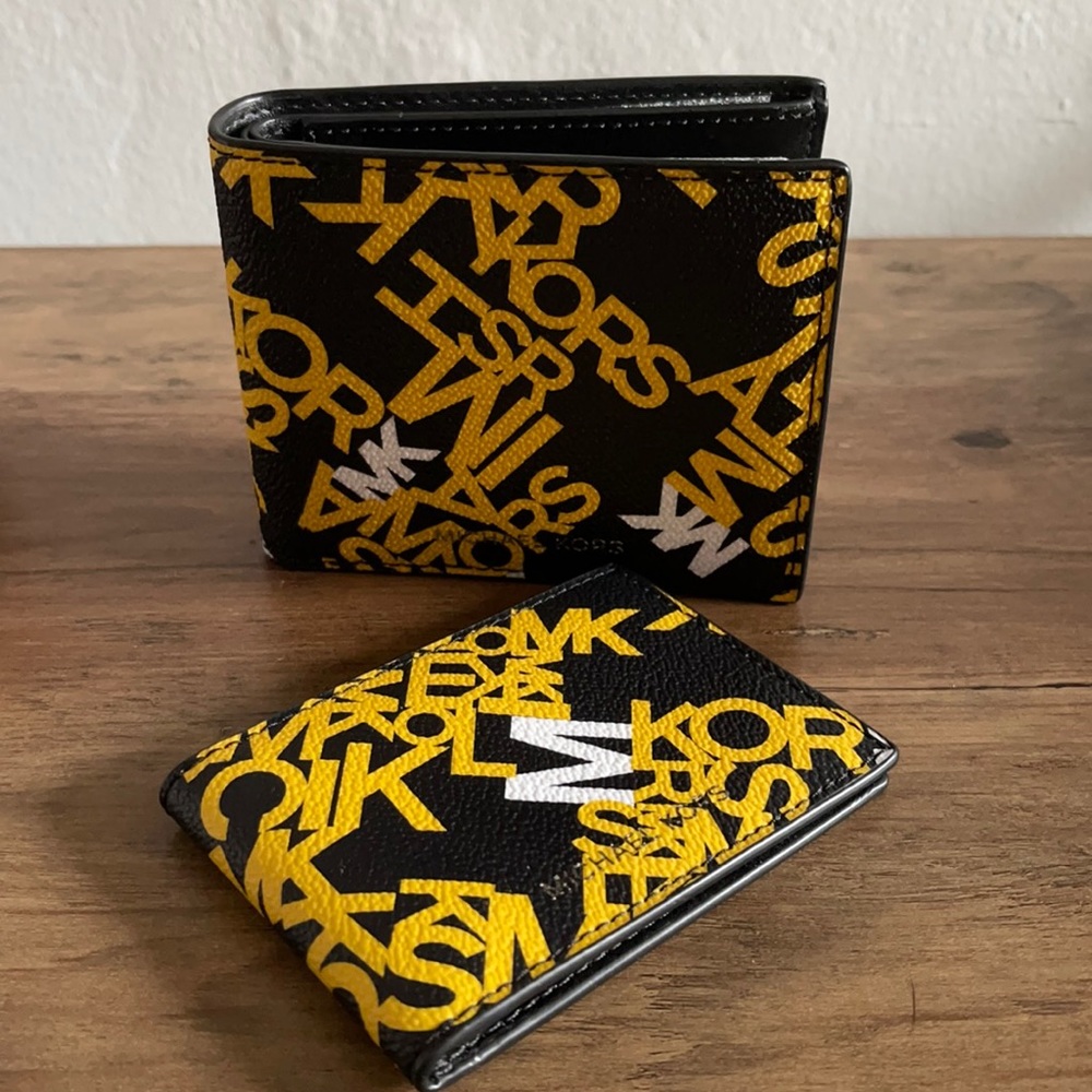 Michael Kors Cooper Billfold Pass Case Wallet